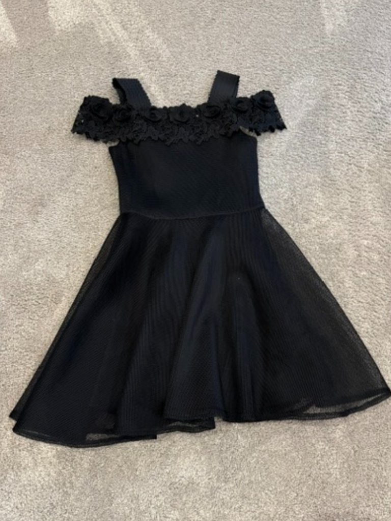 David And Charles Girls Size 10 Black Gown